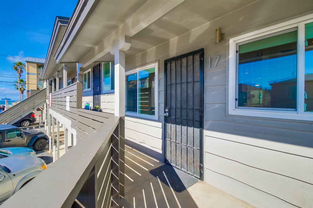 Virtual tour photo 7 of 29 for 3600 Mission Blvd #17
