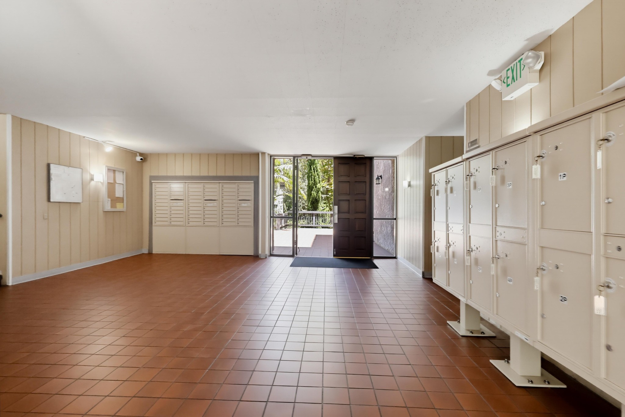 Virtual tour photo 5 of 50 for 3601 W Hidden Ln