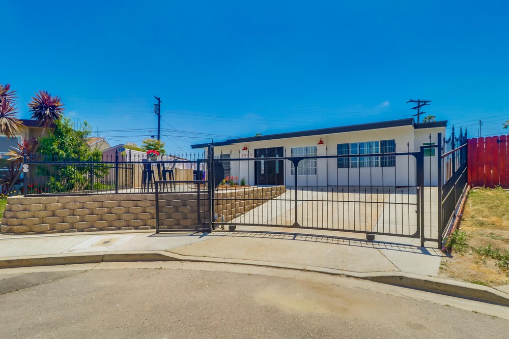 Virtual tour photo 3 of 53 for 3605 Florence St