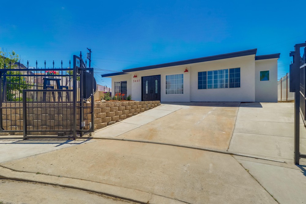 Virtual tour photo 4 of 53 for 3605 Florence St