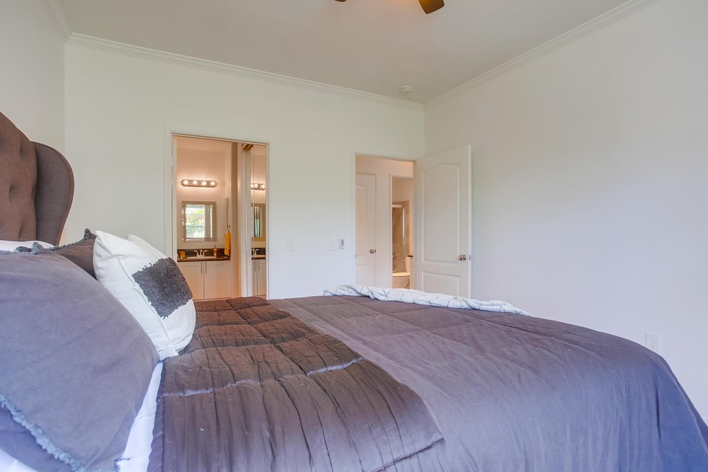 Virtual tour photo 23 of 32 for 3606 Bernwood Pl UNIT 9