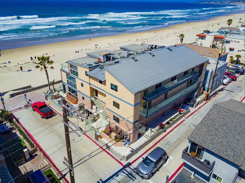 Virtual tour photo 3 of 19 for 3607 Ocean Front Walk # 1