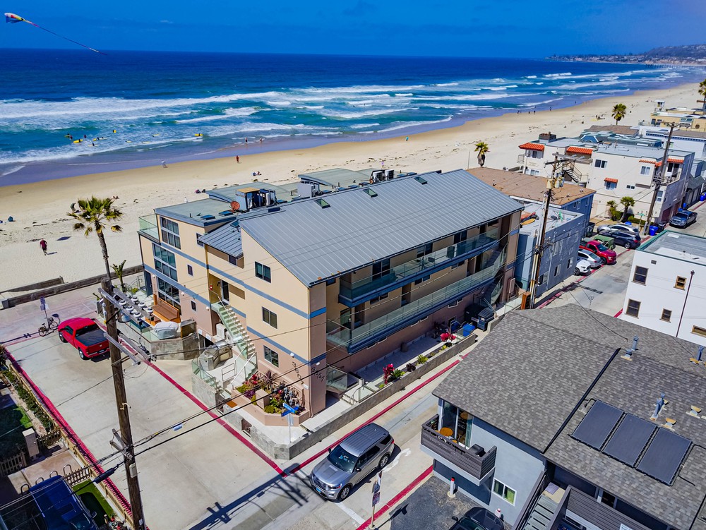 Virtual tour photo 4 of 19 for 3607 Ocean Front Walk # 1