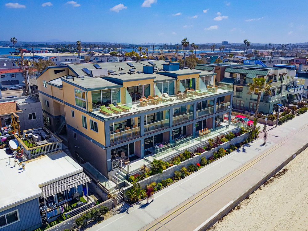 Virtual tour photo 9 of 19 for 3607 Ocean Front Walk # 1