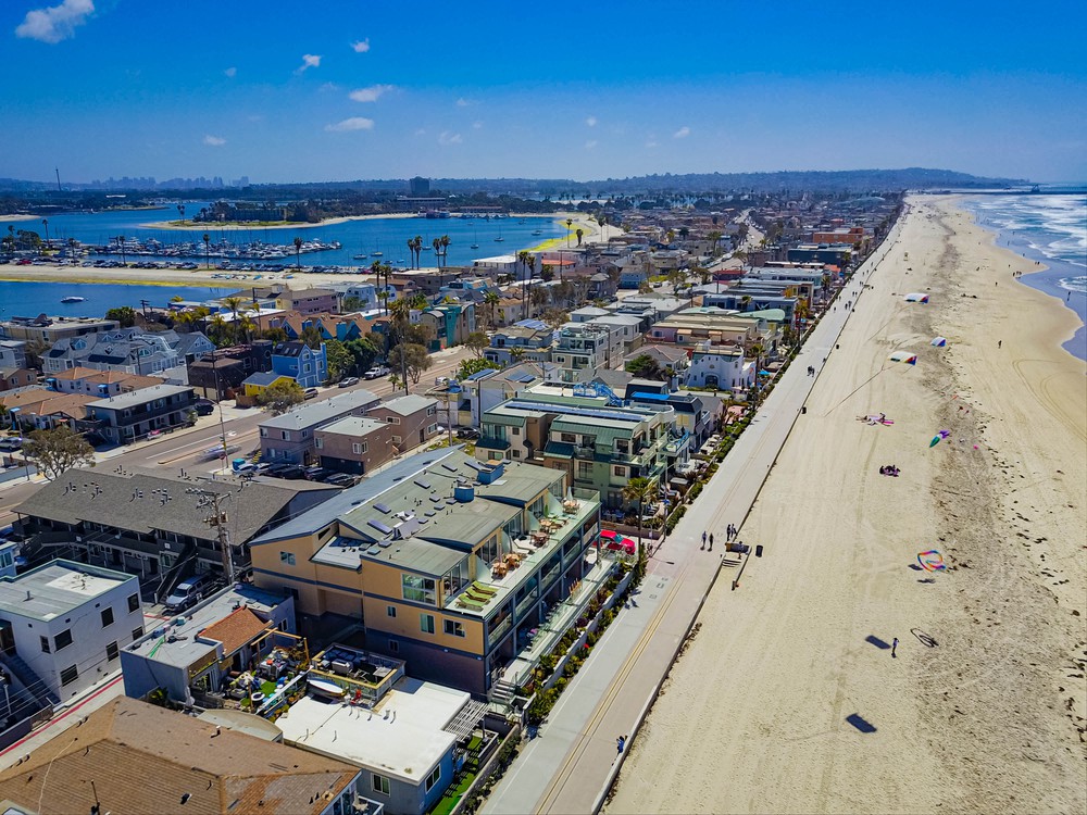 Virtual tour photo 11 of 19 for 3607 Ocean Front Walk # 1
