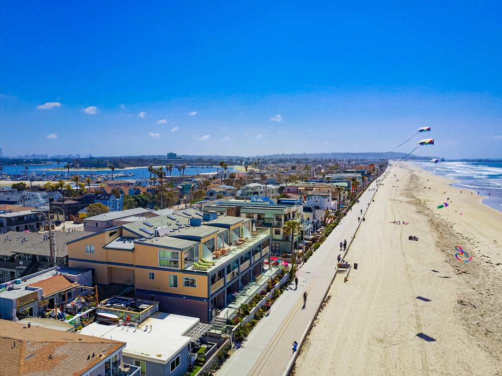 Virtual tour photo 13 of 19 for 3607 Ocean Front Walk # 1