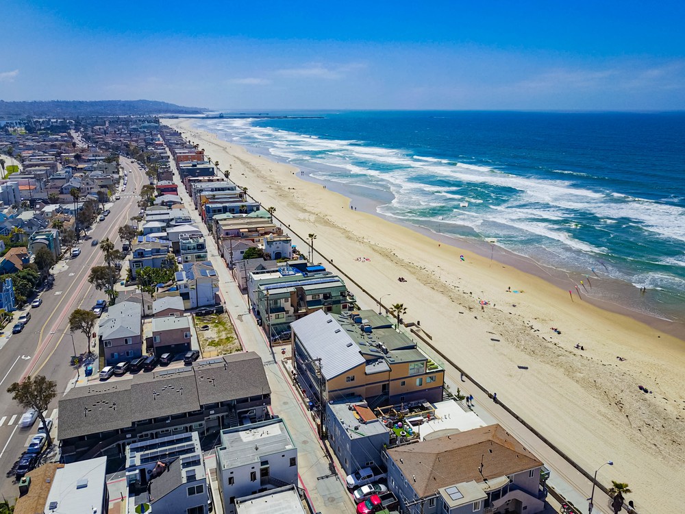 Virtual tour photo 16 of 19 for 3607 Ocean Front Walk # 1