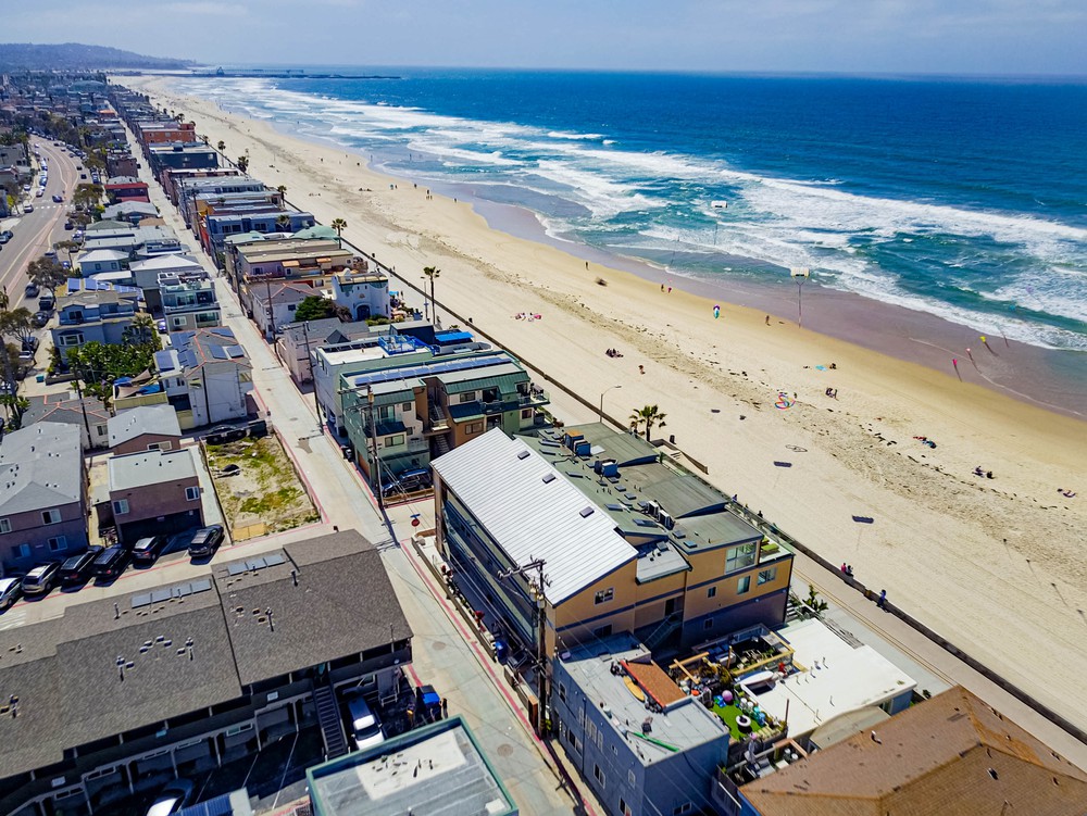 Virtual tour photo 18 of 19 for 3607 Ocean Front Walk # 1