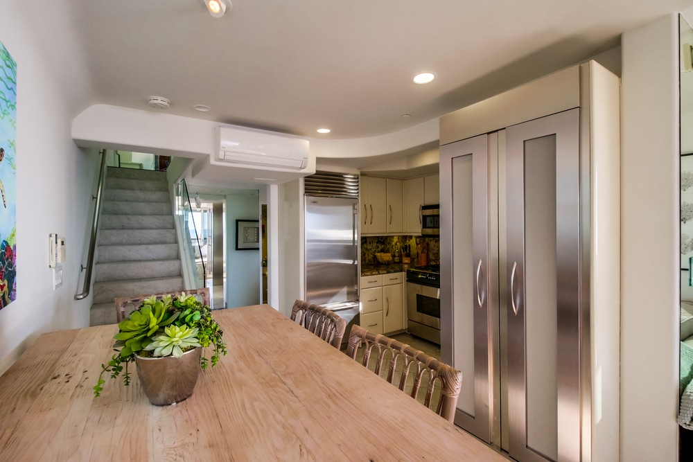 Virtual tour photo 6 of 49 for 3607 Ocean Front Walk