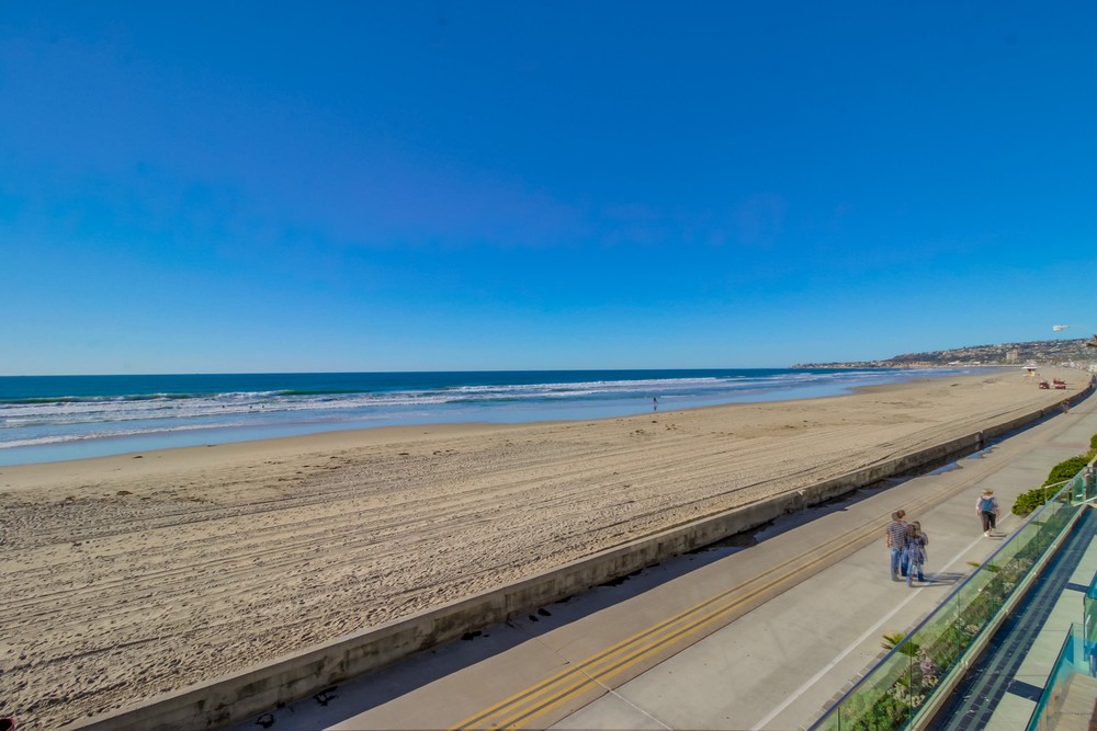 Virtual tour photo 17 of 49 for 3607 Ocean Front Walk
