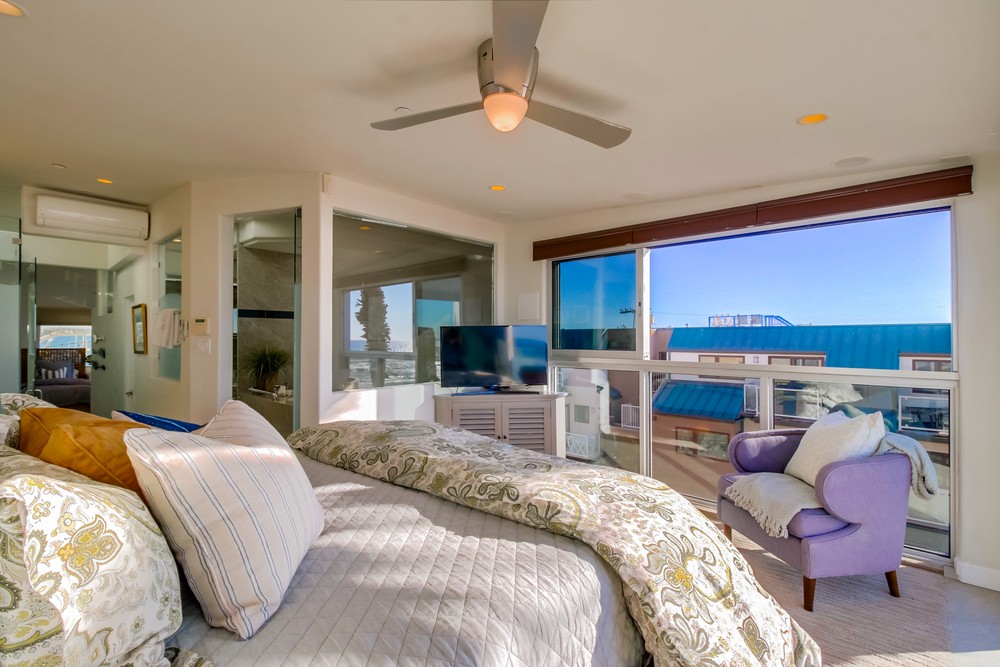 Virtual tour photo 23 of 49 for 3607 Ocean Front Walk