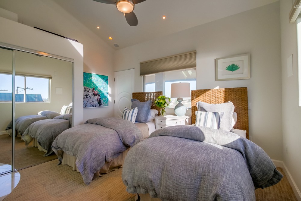 Virtual tour photo 34 of 49 for 3607 Ocean Front Walk
