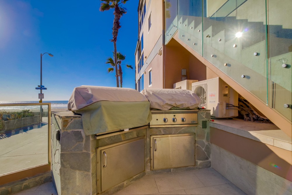 Virtual tour photo 40 of 49 for 3607 Ocean Front Walk