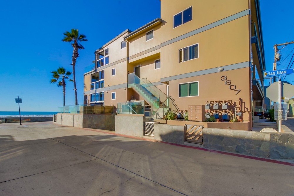 Virtual tour photo 41 of 49 for 3607 Ocean Front Walk
