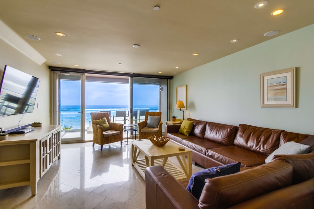 Virtual tour photo 3 of 42 for 3607 Ocean Front Walk #3