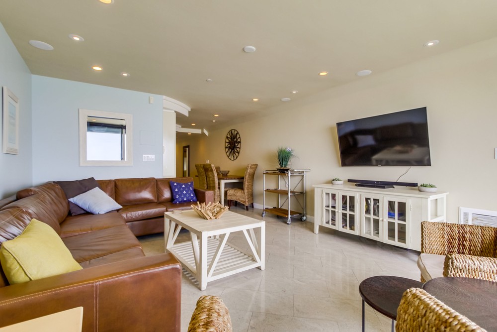 Virtual tour photo 7 of 42 for 3607 Ocean Front Walk #3