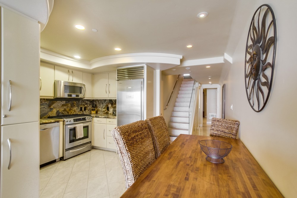 Virtual tour photo 9 of 42 for 3607 Ocean Front Walk #3