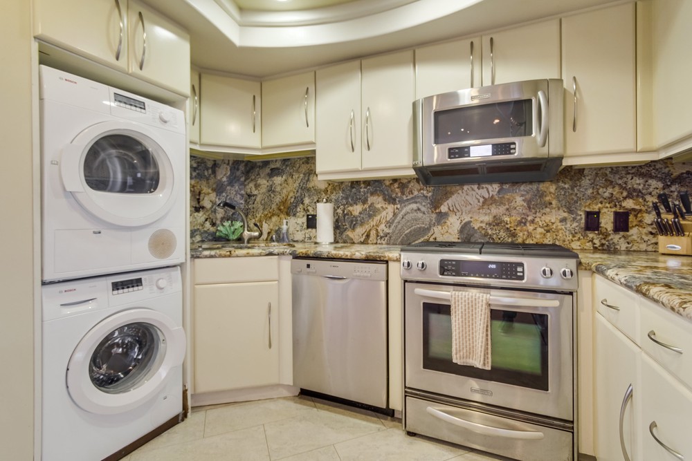 Virtual tour photo 11 of 42 for 3607 Ocean Front Walk #3