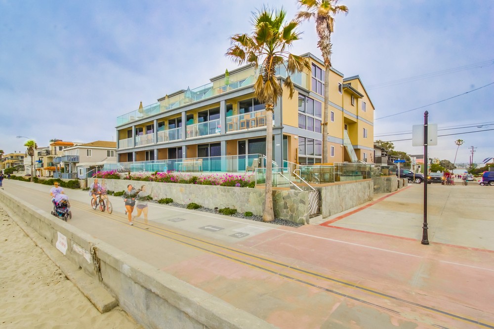 Virtual tour photo 40 of 42 for 3607 Ocean Front Walk #3