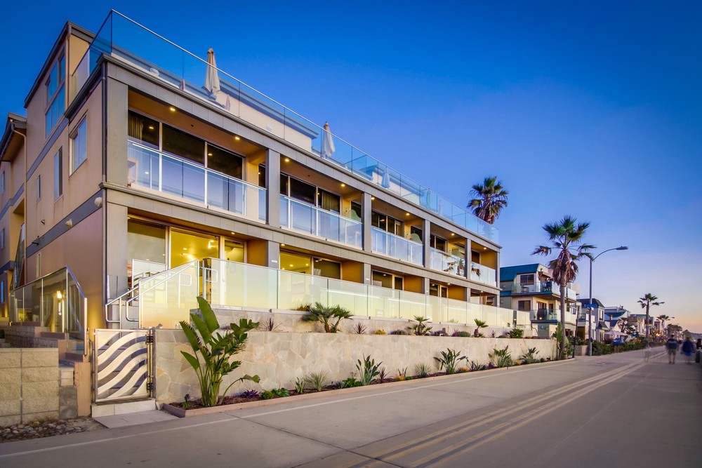 Virtual tour photo 7 of 95 for 3607 Ocean Front Walk