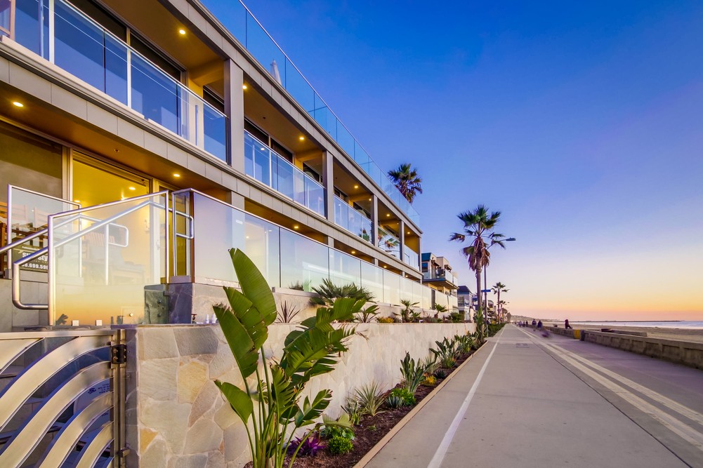 Virtual tour photo 9 of 95 for 3607 Ocean Front Walk