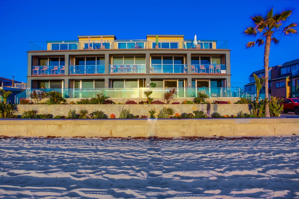 Virtual tour photo 3 of 38 for 3607 Ocean Front Walk