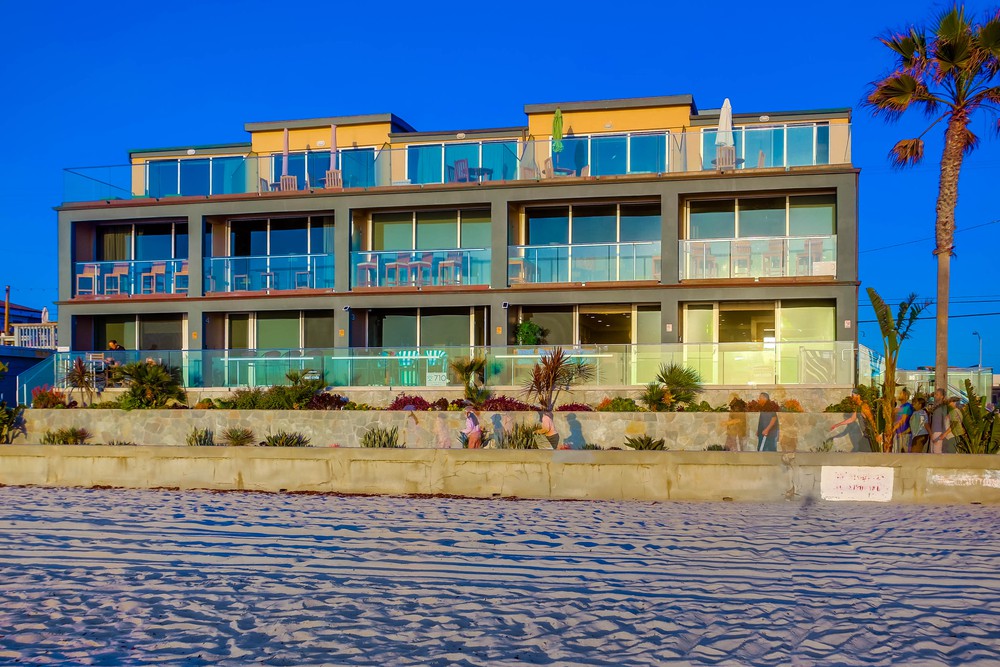 Virtual tour photo 4 of 38 for 3607 Ocean Front Walk