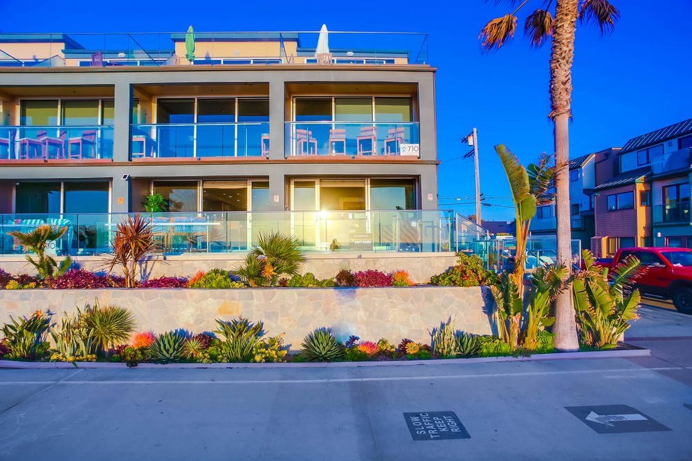 Virtual tour photo 6 of 38 for 3607 Ocean Front Walk