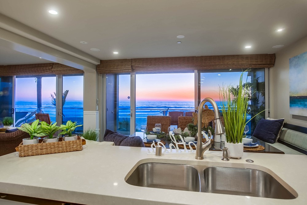 Virtual tour photo 15 of 38 for 3607 Ocean Front Walk