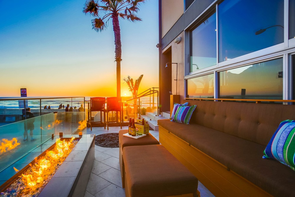 Virtual tour photo 18 of 38 for 3607 Ocean Front Walk
