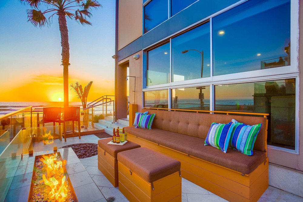 Virtual tour photo 19 of 38 for 3607 Ocean Front Walk