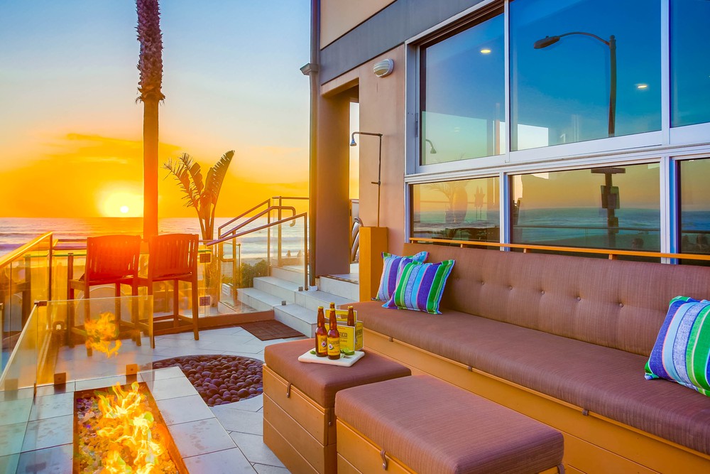 Virtual tour photo 20 of 38 for 3607 Ocean Front Walk