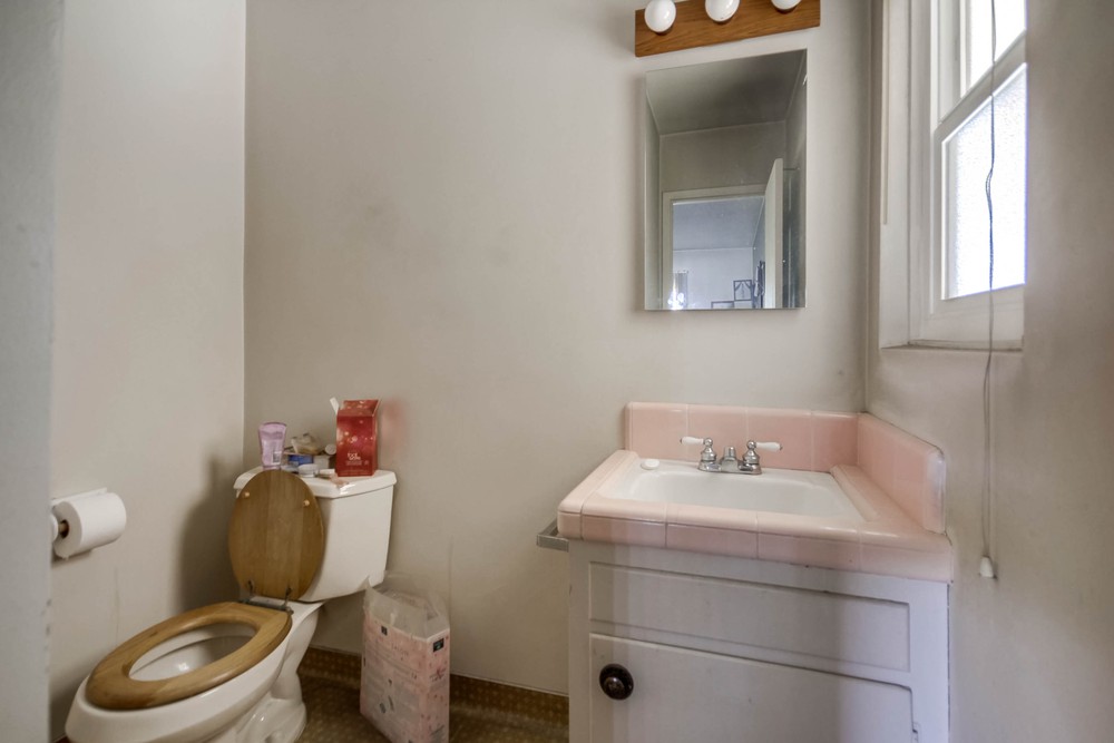 Virtual tour photo 23 of 36 for 3609 1/2 Billman St