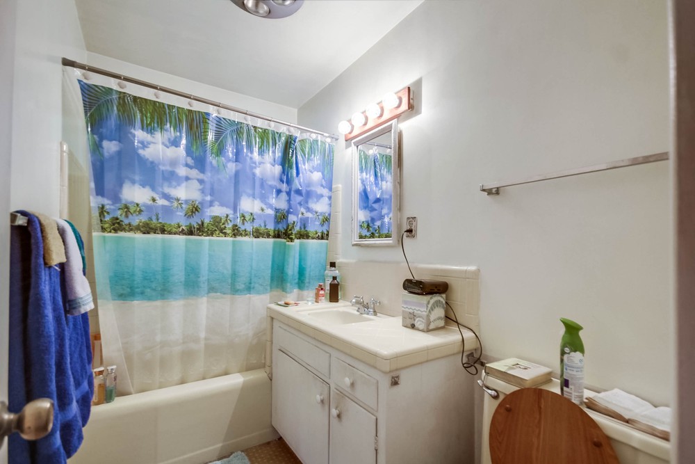 Virtual tour photo 28 of 36 for 3609 1/2 Billman St