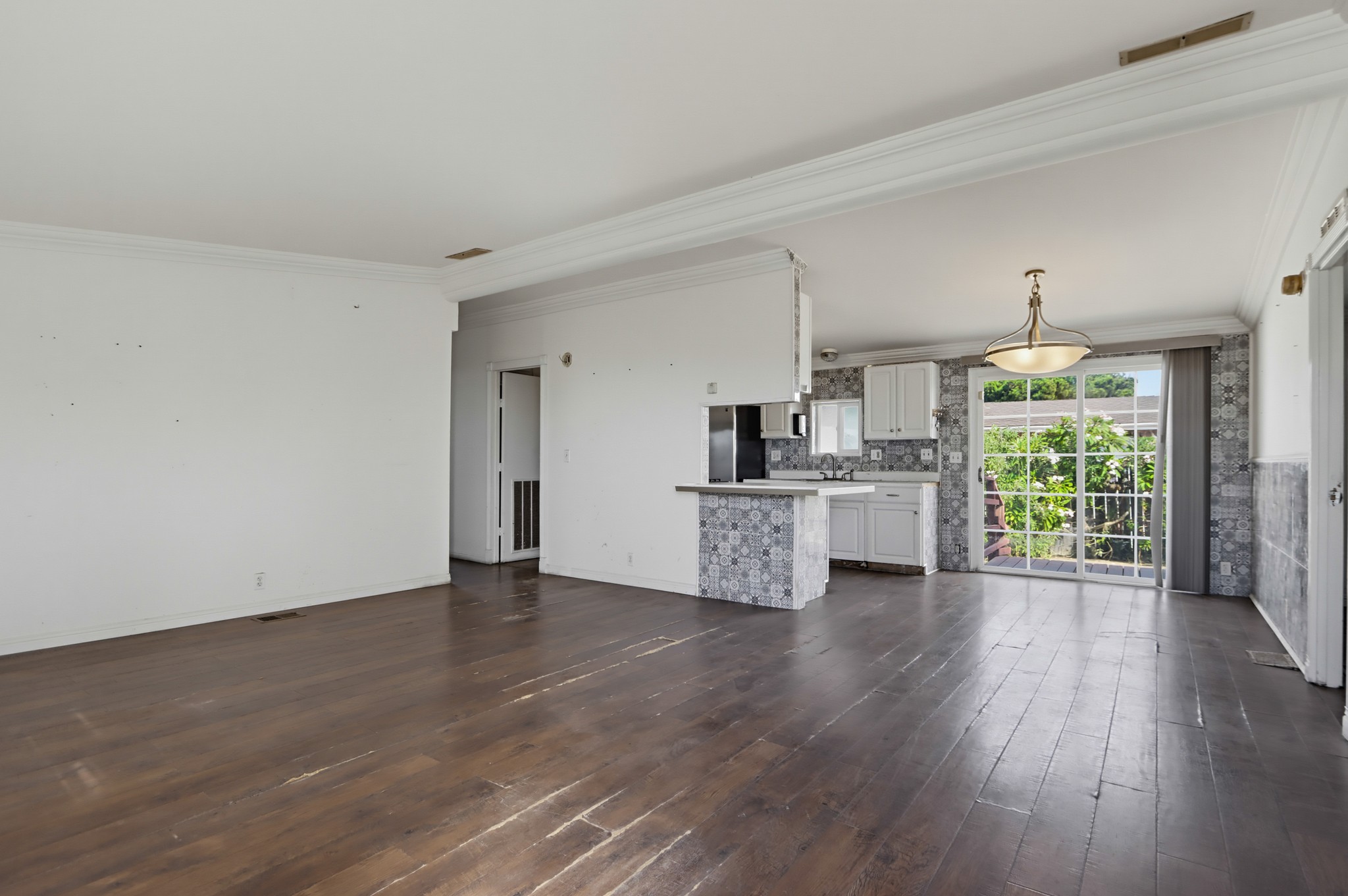 Virtual tour photo 6 of 45 for 361 Morehouse Pl