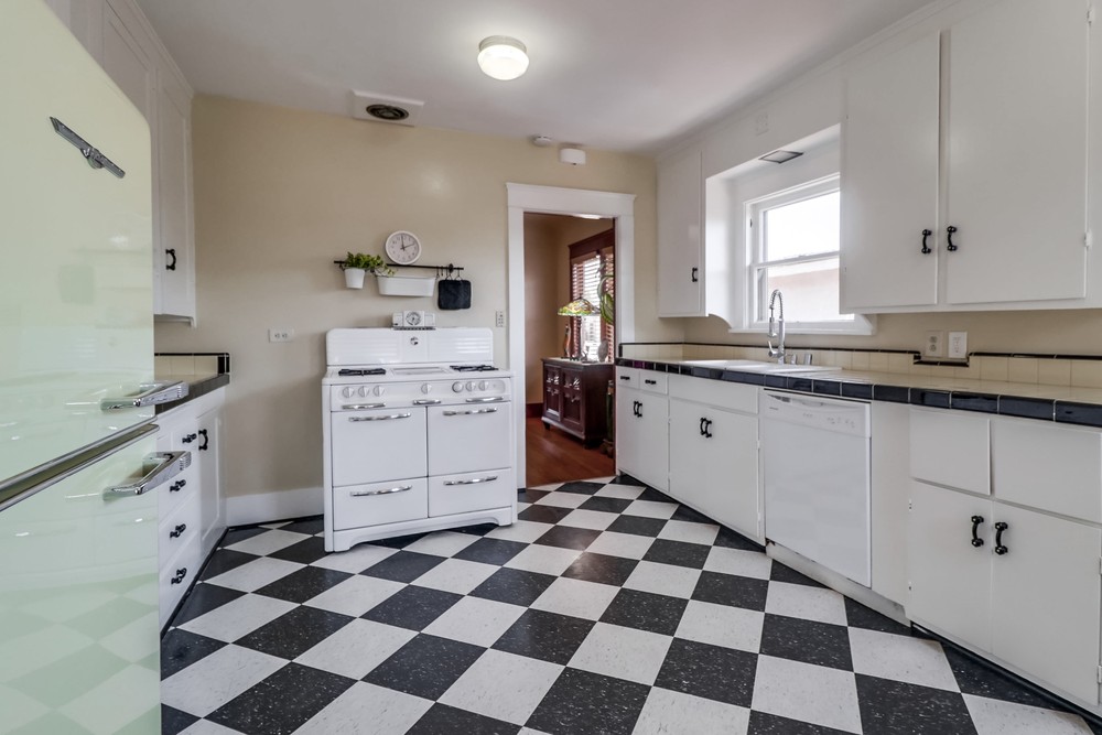 Virtual tour photo 19 of 48 for 3618 36th St