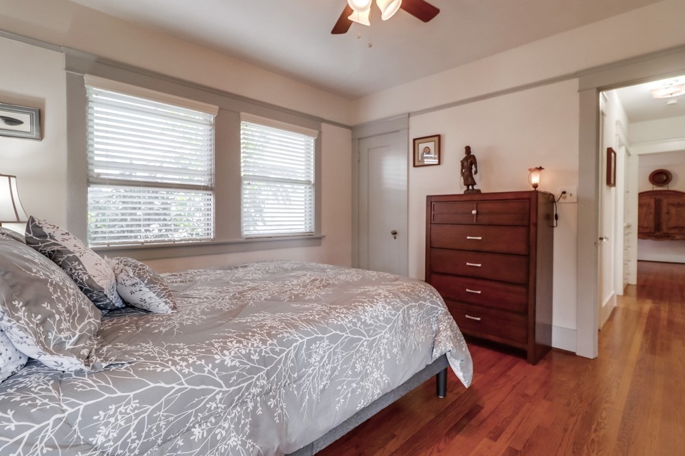 Virtual tour photo 25 of 48 for 3618 36th St