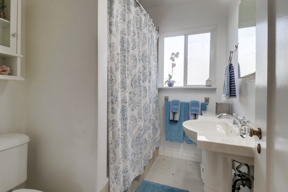 Virtual tour photo 31 of 48 for 3618 36th St