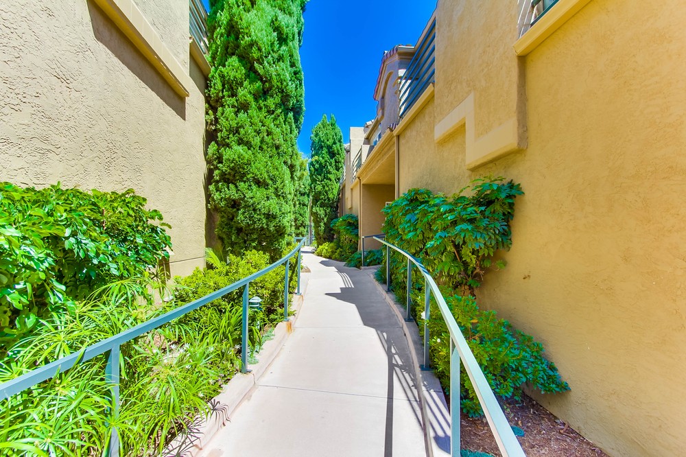 Virtual tour photo 5 of 38 for 3619 Florida Street #3