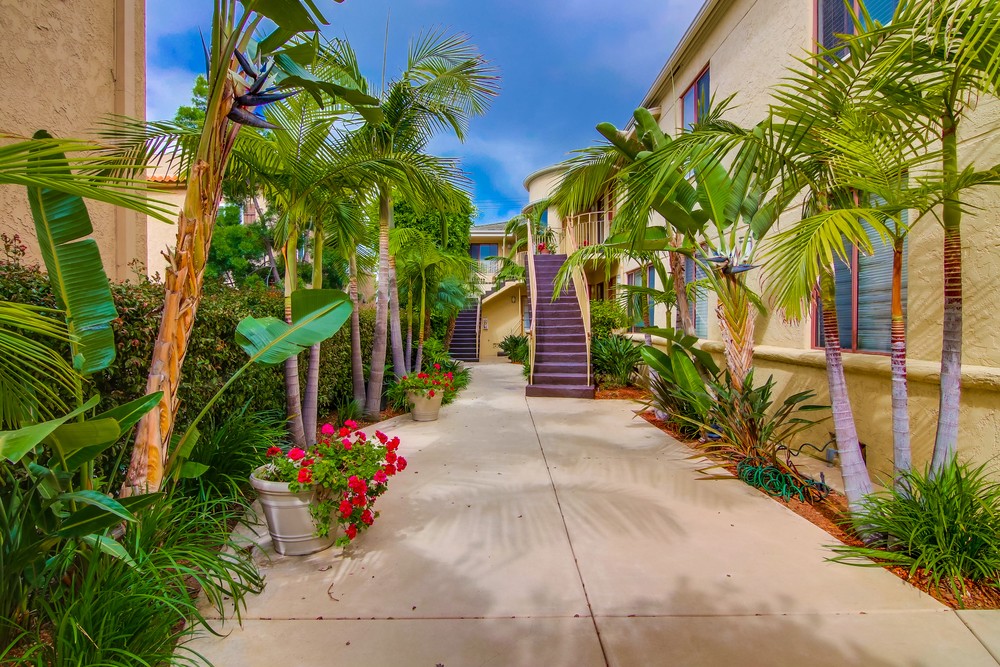 Virtual tour photo 4 of 27 for 3620 Park Blvd