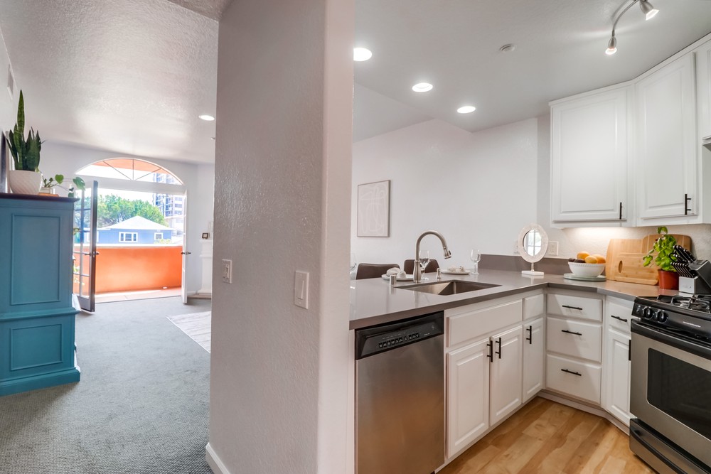 Virtual tour photo 7 of 27 for 3620 Third Ave UNIT 204