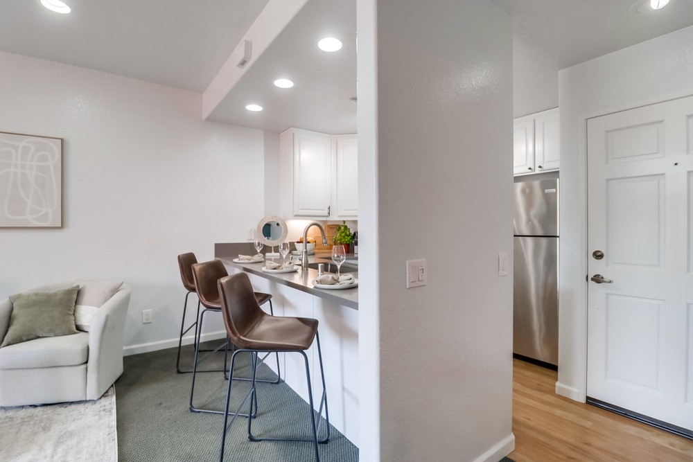 Virtual tour photo 8 of 27 for 3620 Third Ave UNIT 204