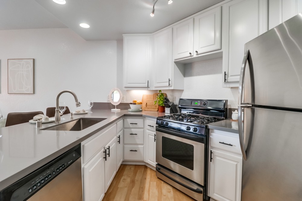Virtual tour photo 11 of 27 for 3620 Third Ave UNIT 204