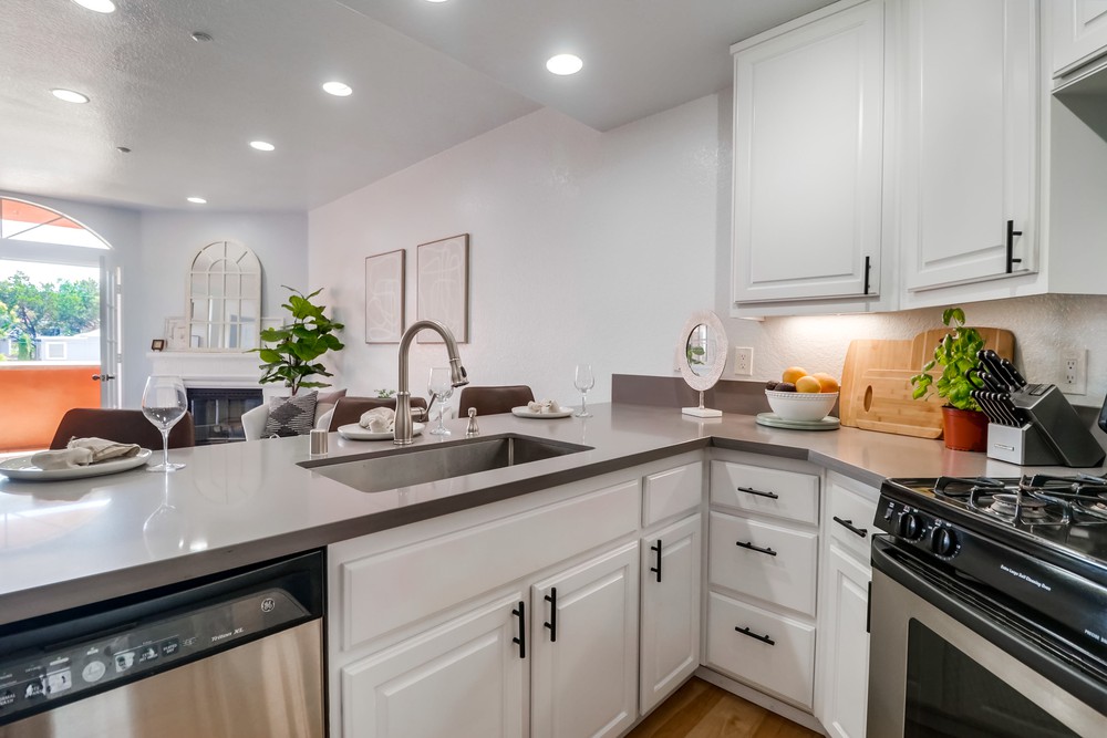 Virtual tour photo 12 of 27 for 3620 Third Ave UNIT 204