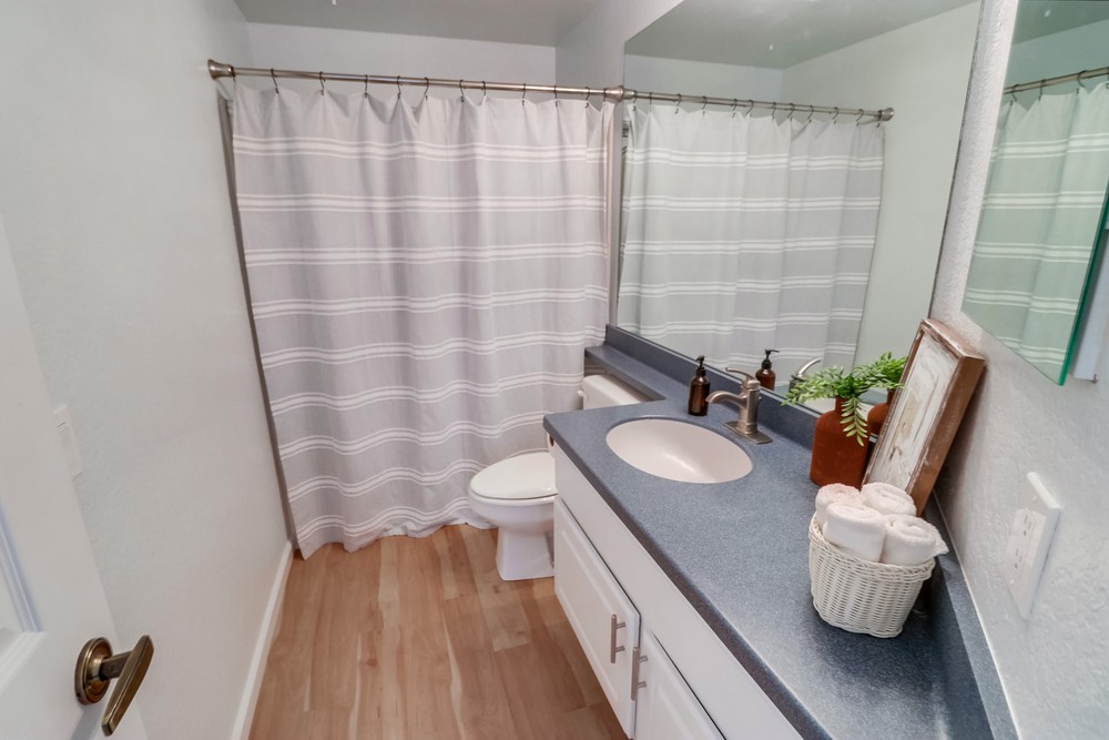 Virtual tour photo 18 of 27 for 3620 Third Ave UNIT 204