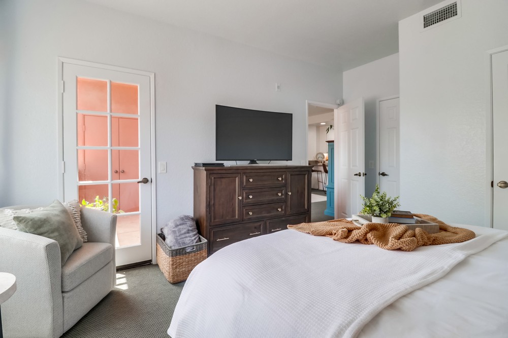 Virtual tour photo 21 of 27 for 3620 Third Ave UNIT 204