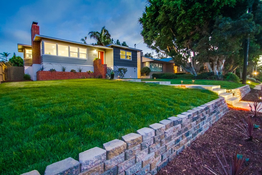 Virtual tour photo 3 of 72 for 3621 Wilcox St