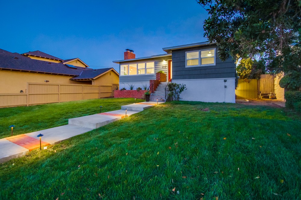 Virtual tour photo 6 of 72 for 3621 Wilcox St