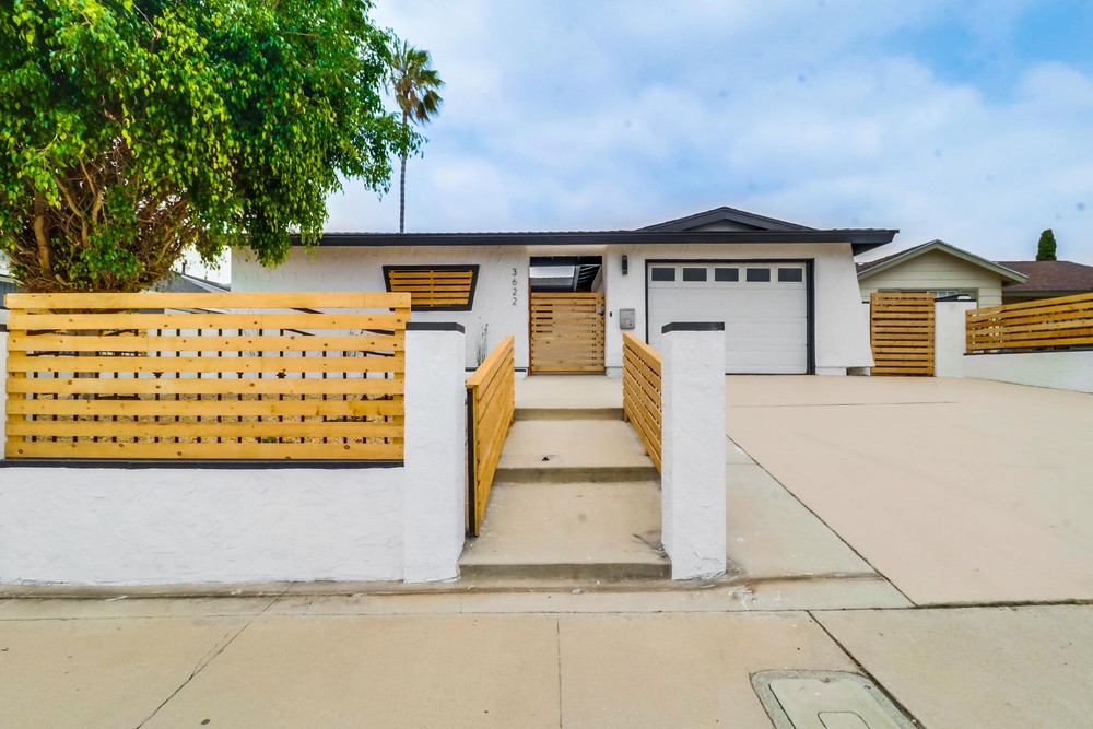 Virtual tour photo 4 of 52 for 3622 Agosto St