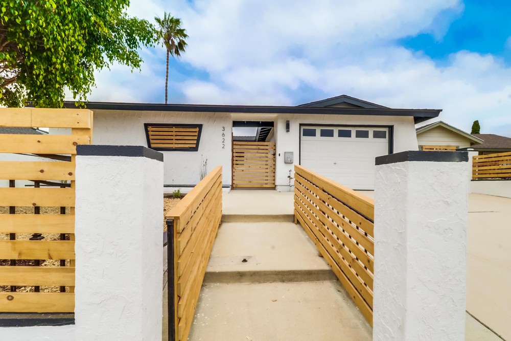 Virtual tour photo 5 of 52 for 3622 Agosto St